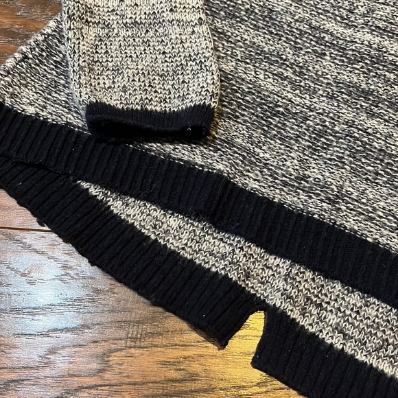 Navy blue GAP heathered comfy casual sweater w/exposed back seam - Picture 4 of 8